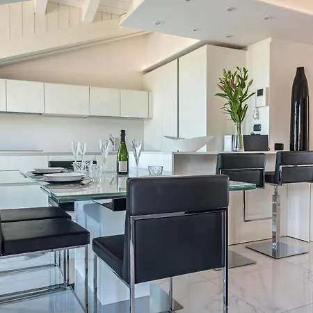 Appartement Attico Il Gabbiano Lago Maggiore Laveno-Mombello